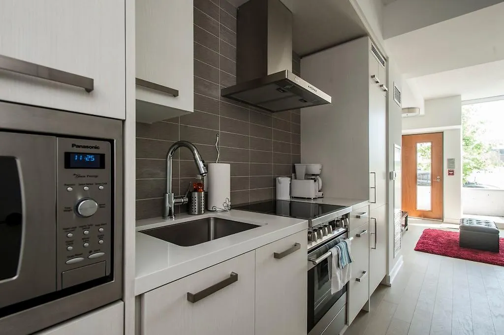Elites Suites - One Bedroom Townhouse Condo Toronto