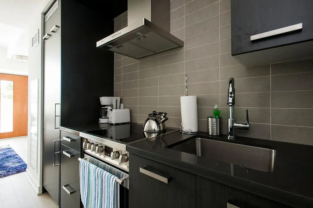 Elites Suites - One Bedroom Townhouse Condo Toronto Apartment