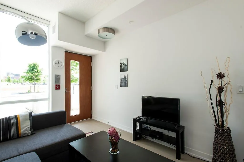 Elites Suites - One Bedroom Townhouse Condo Toronto